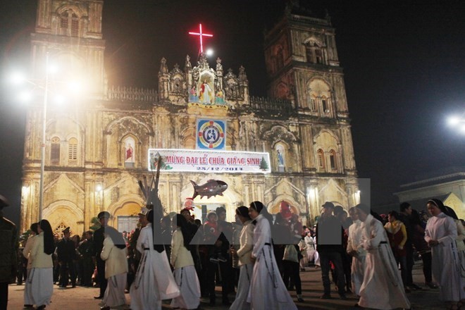 Leaders congratulate Catholics on Christmas  - ảnh 1